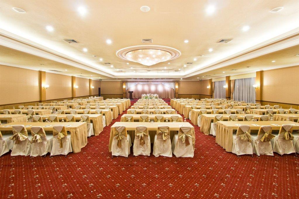 מגלאנג Puri Asri Hotel & Resort מראה חיצוני תמונה