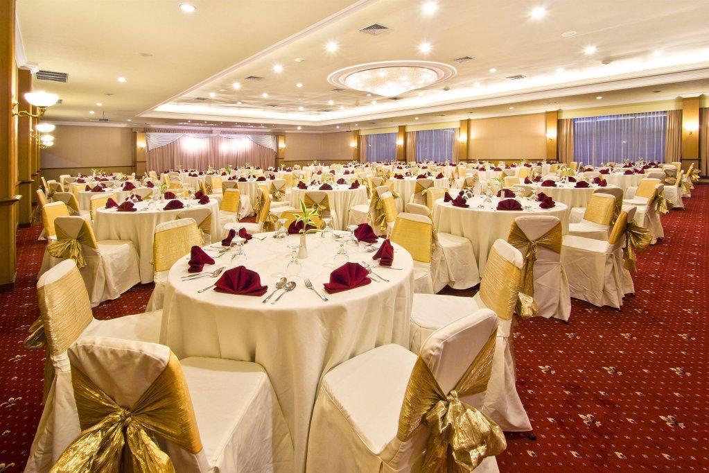 מגלאנג Puri Asri Hotel & Resort מראה חיצוני תמונה