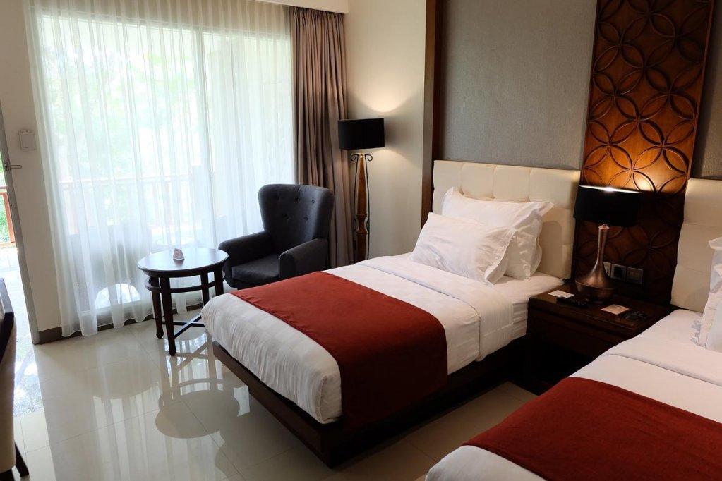 מגלאנג Puri Asri Hotel & Resort מראה חיצוני תמונה