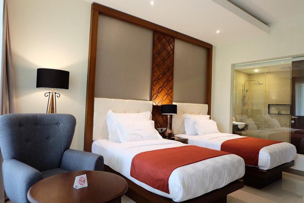 מגלאנג Puri Asri Hotel & Resort מראה חיצוני תמונה