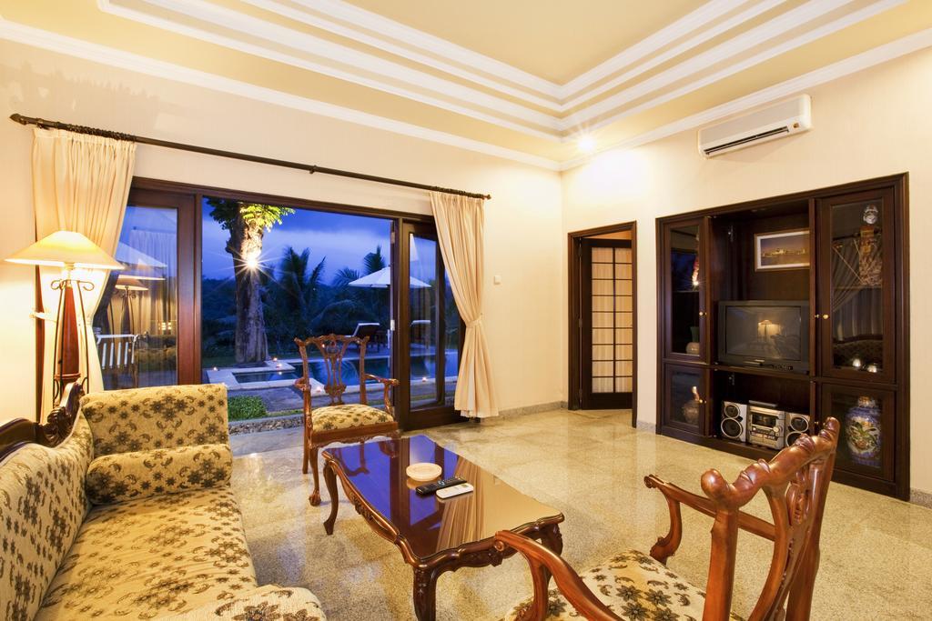 מגלאנג Puri Asri Hotel & Resort מראה חיצוני תמונה