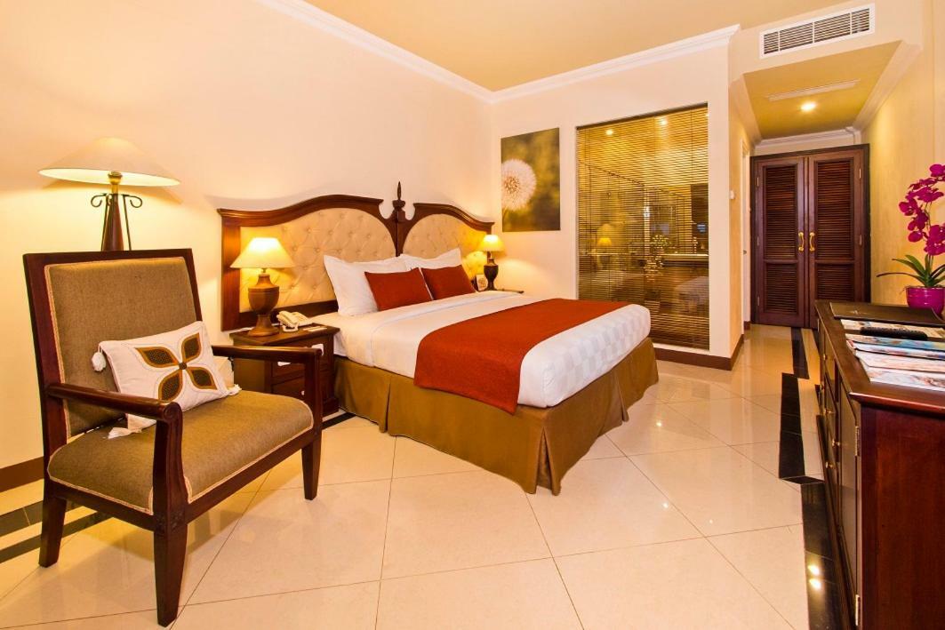 מגלאנג Puri Asri Hotel & Resort מראה חיצוני תמונה