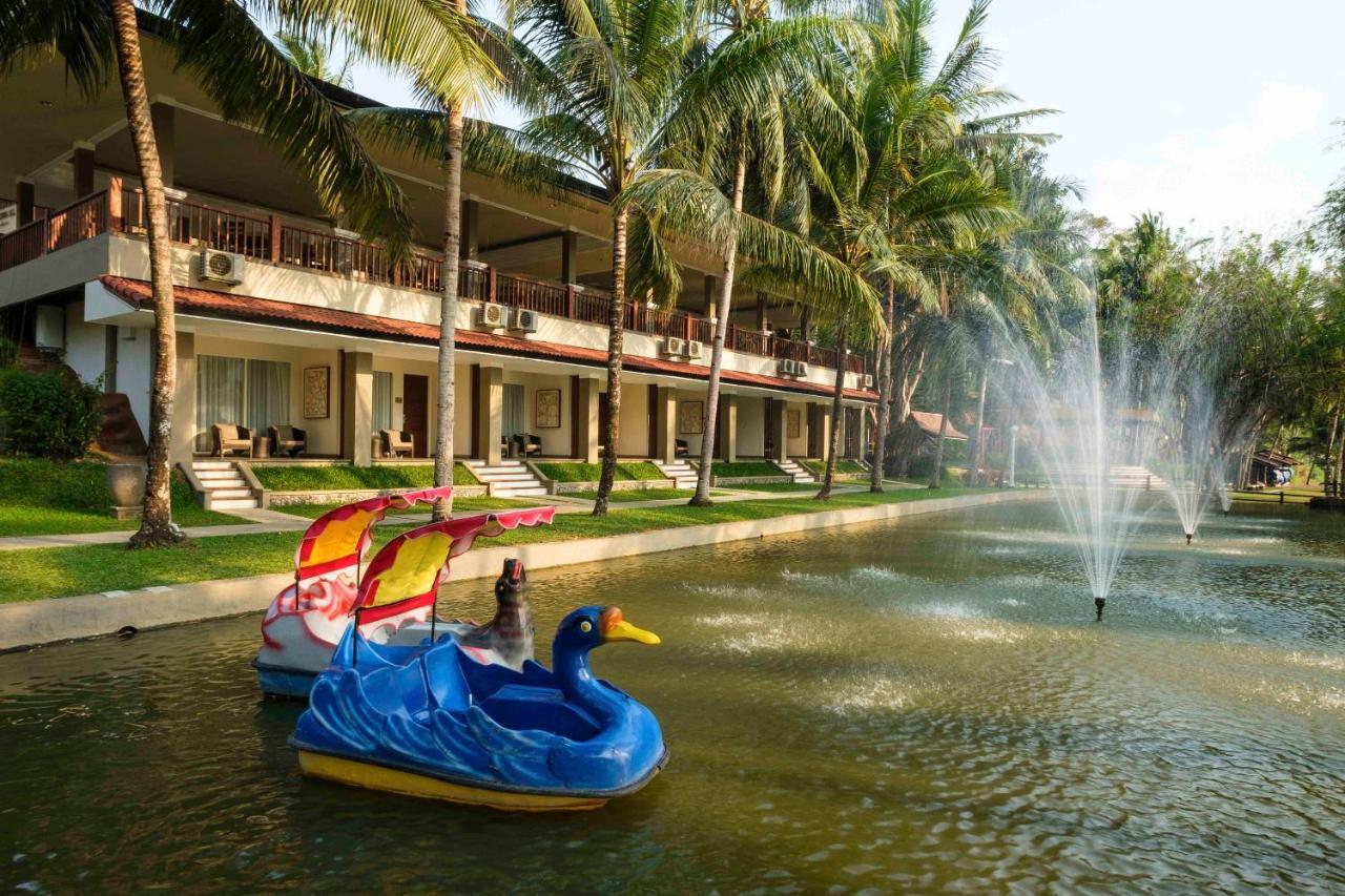 מגלאנג Puri Asri Hotel & Resort מראה חיצוני תמונה