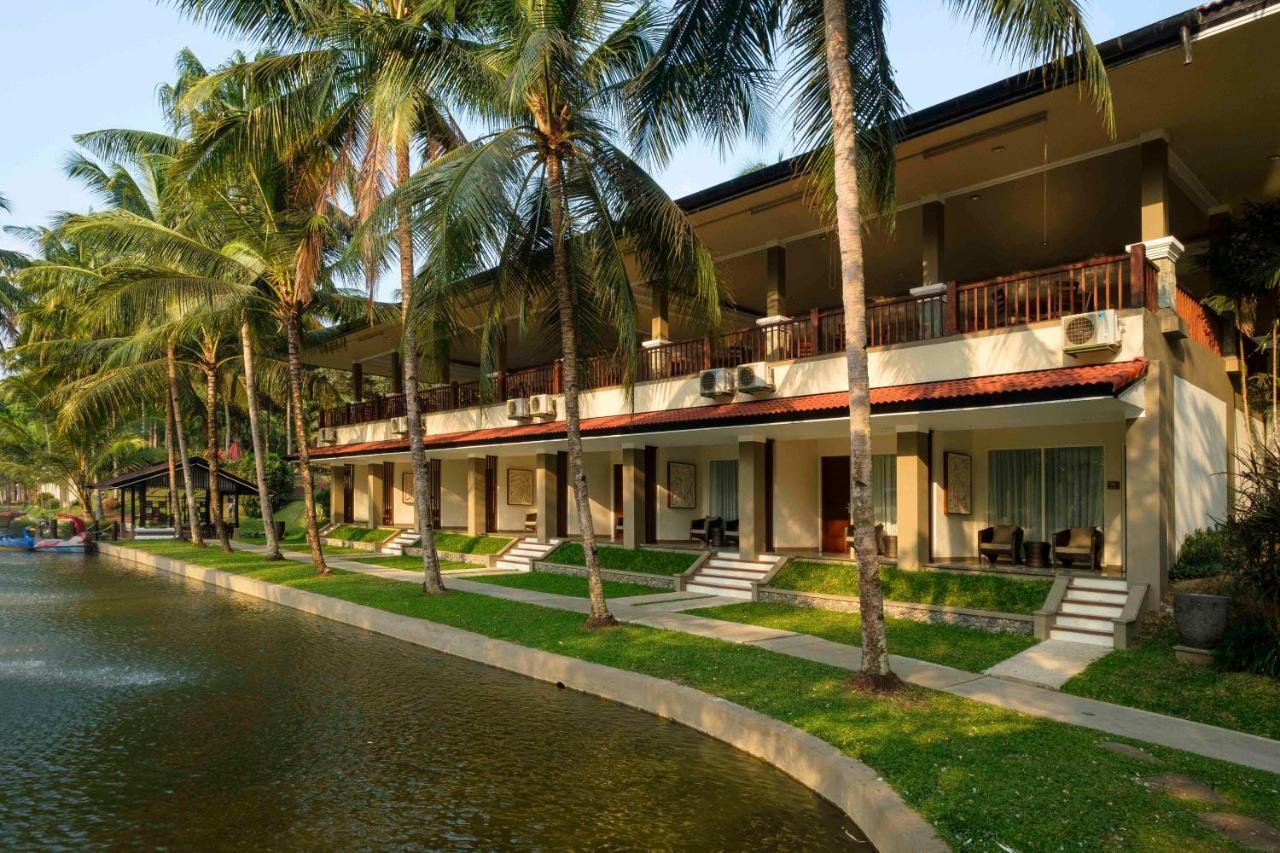 מגלאנג Puri Asri Hotel & Resort מראה חיצוני תמונה